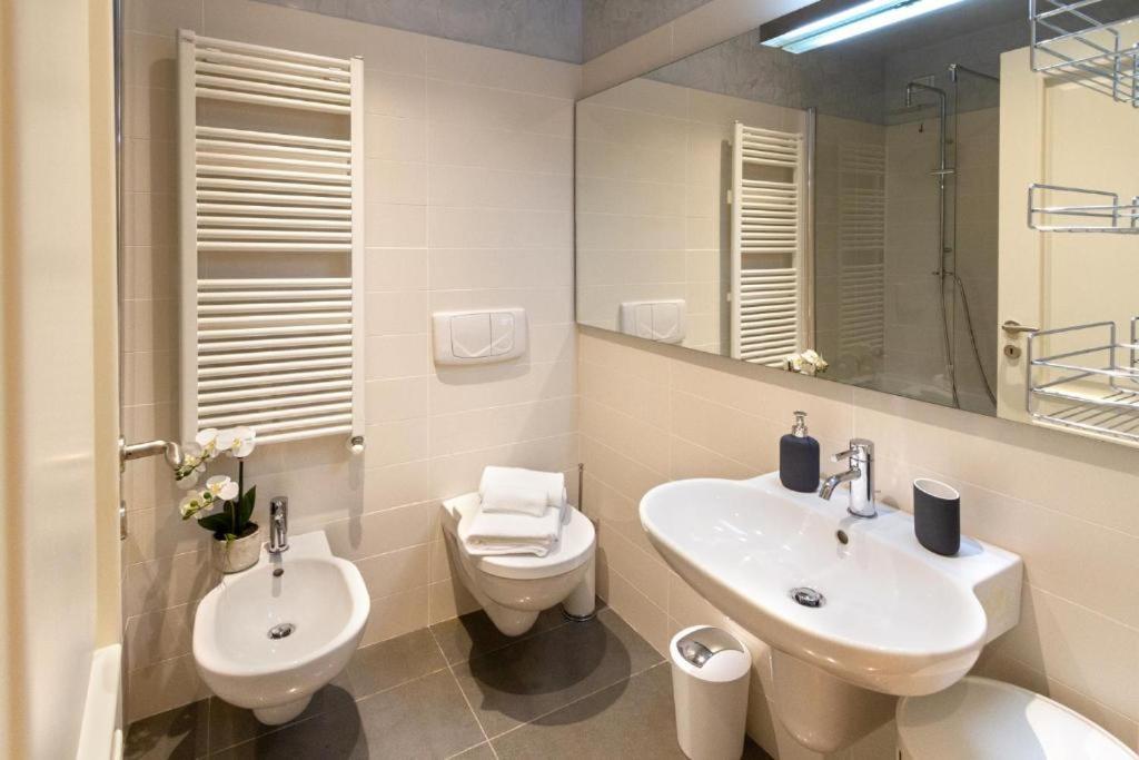 Hotel Tu Casa International Near Delhi Airport New Delhi Bagian luar foto