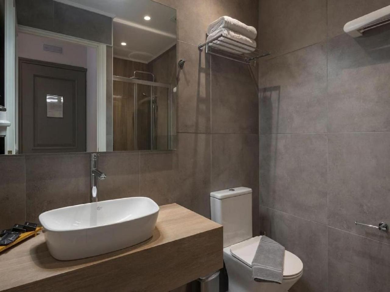 Hotel Tu Casa International Near Delhi Airport New Delhi Bagian luar foto